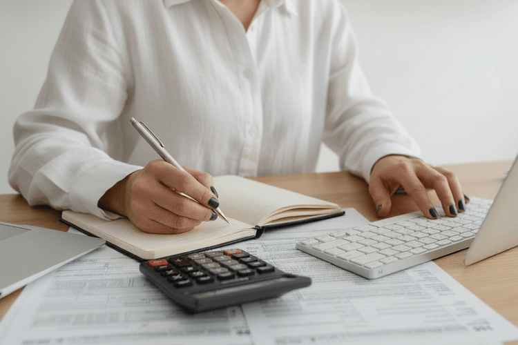 Hur mycket tjänar en Ekonomiassistent 2025?